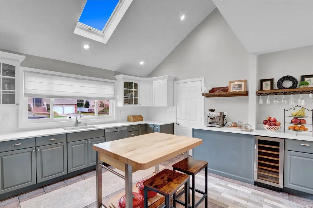 10 Duck Lane West Islip NY 11795
