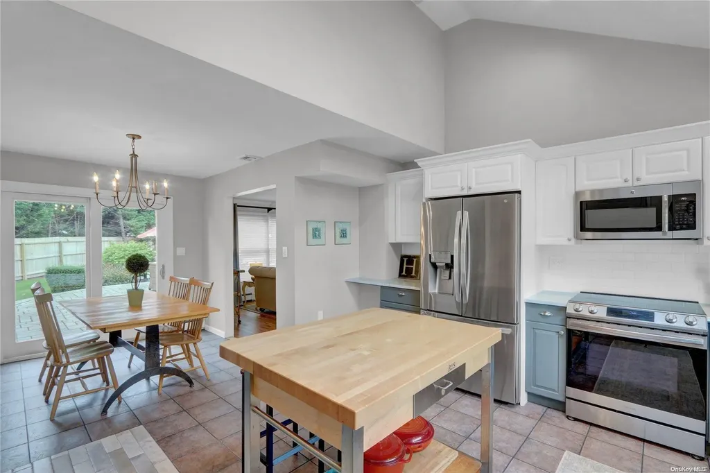 10 Duck Lane West Islip NY 11795