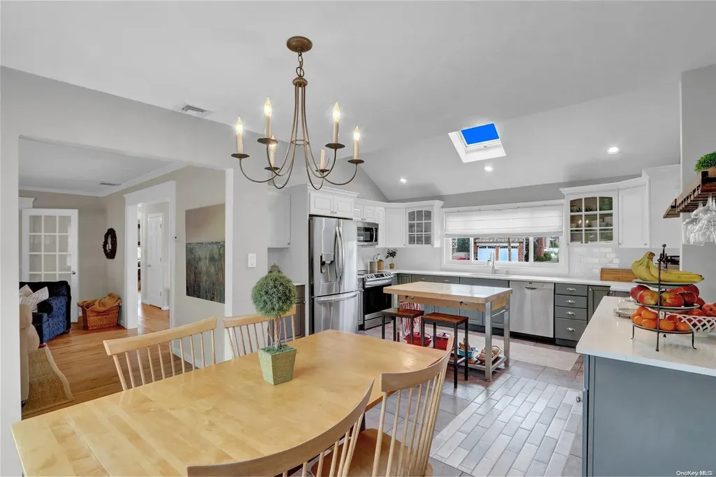 10 Duck Lane West Islip NY 11795