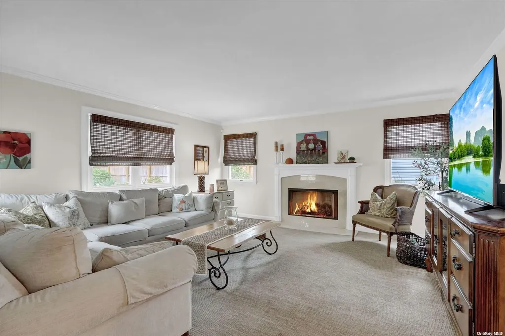 10 Duck Lane West Islip NY 11795
