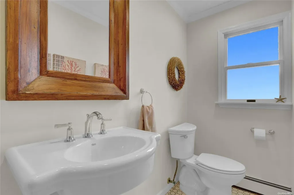 10 Duck Lane West Islip NY 11795