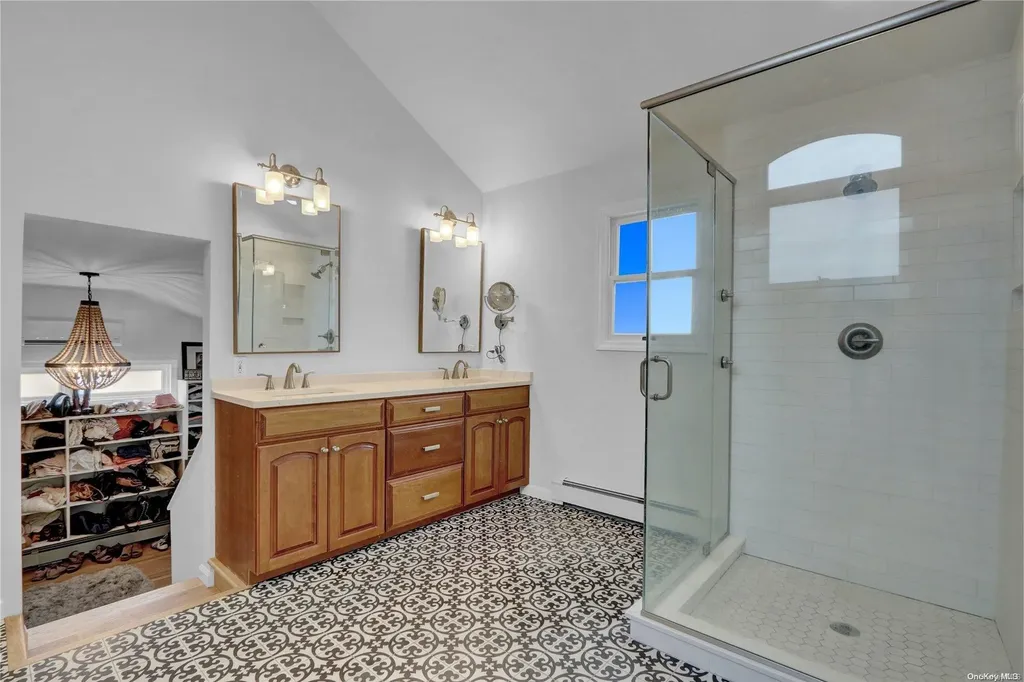 10 Duck Lane West Islip NY 11795