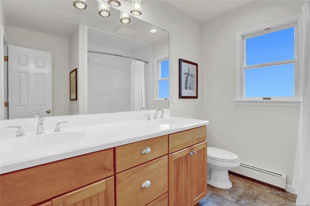 10 Duck Lane West Islip NY 11795
