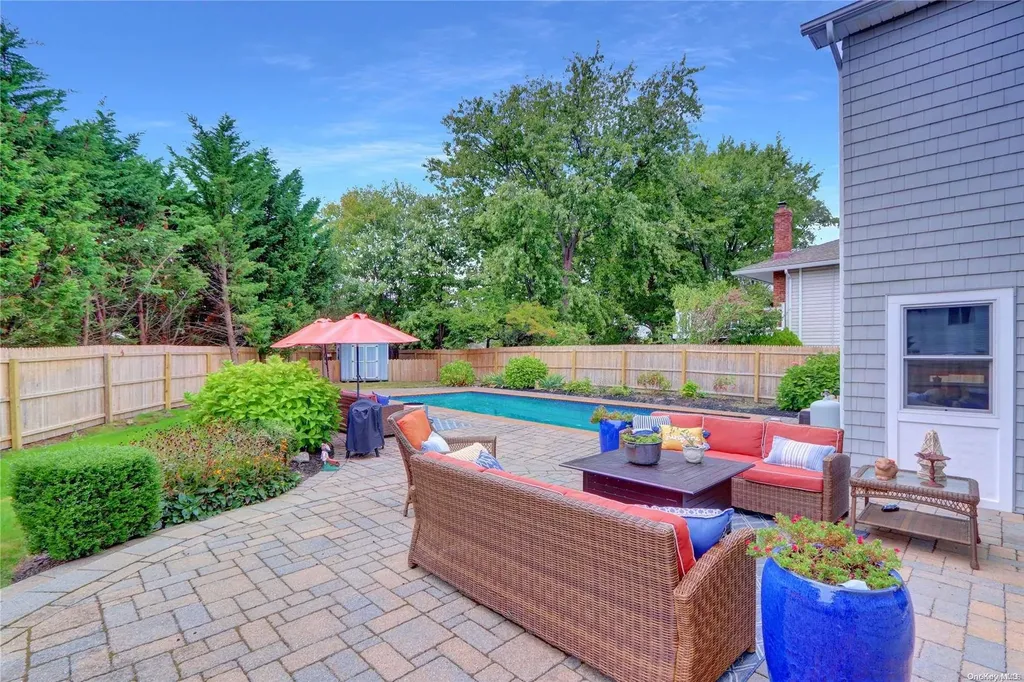 10 Duck Lane West Islip NY 11795