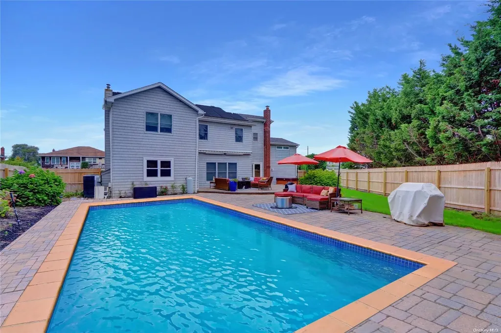 10 Duck Lane West Islip NY 11795