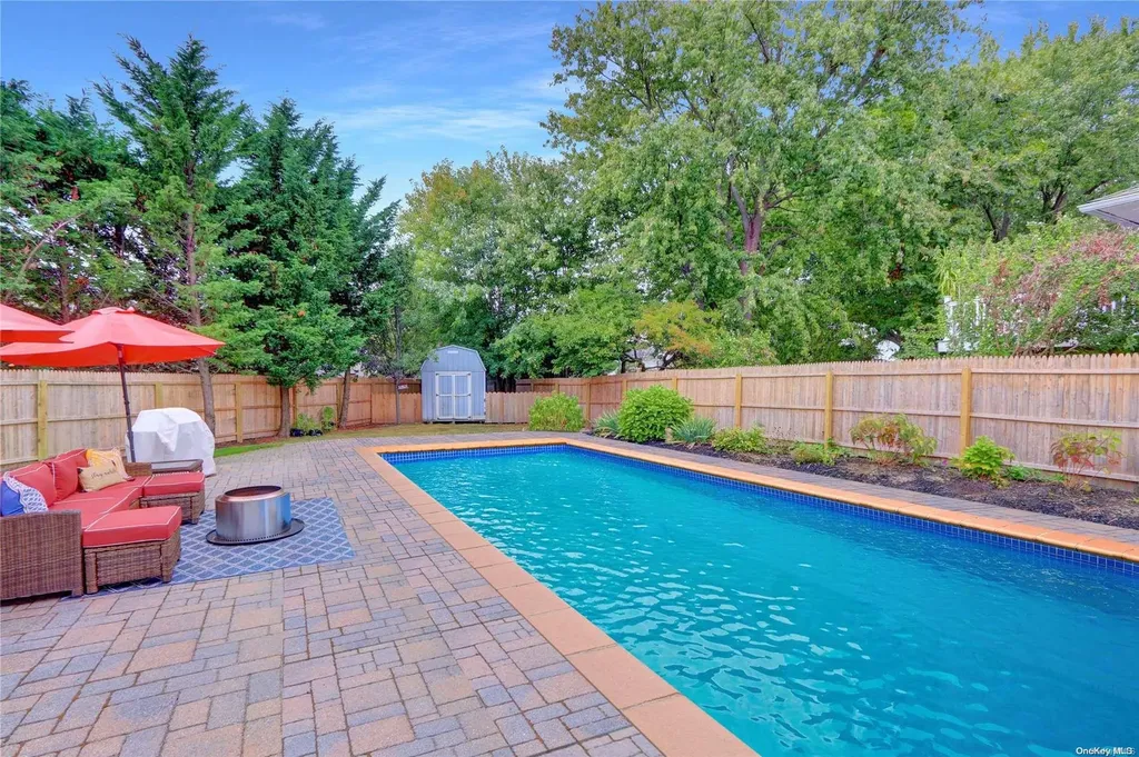 10 Duck Lane West Islip NY 11795