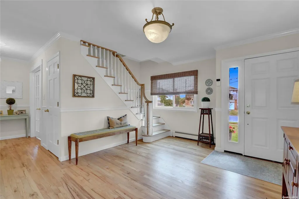 10 Duck Lane West Islip NY 11795