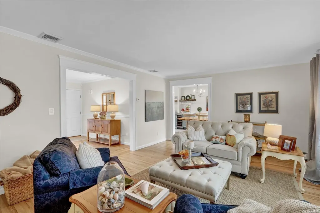 10 Duck Lane West Islip NY 11795