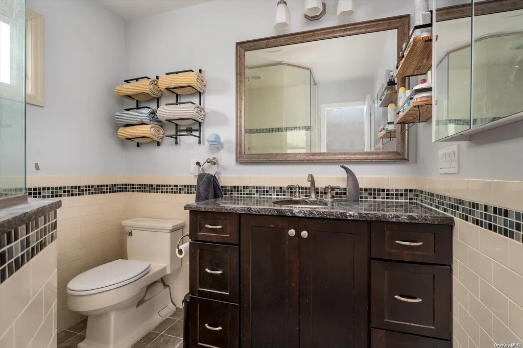 9 Salem Road Merrick NY 11566