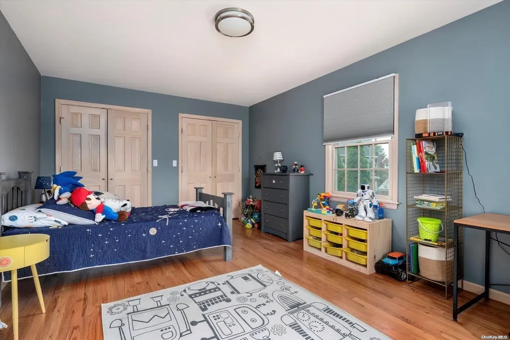 9 Salem Road Merrick NY 11566