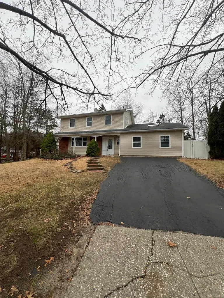 6 Rockhill Road Rocky Point NY 11778
