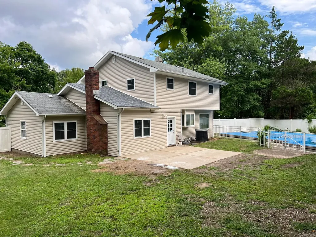 6 Rockhill Road Rocky Point NY 11778