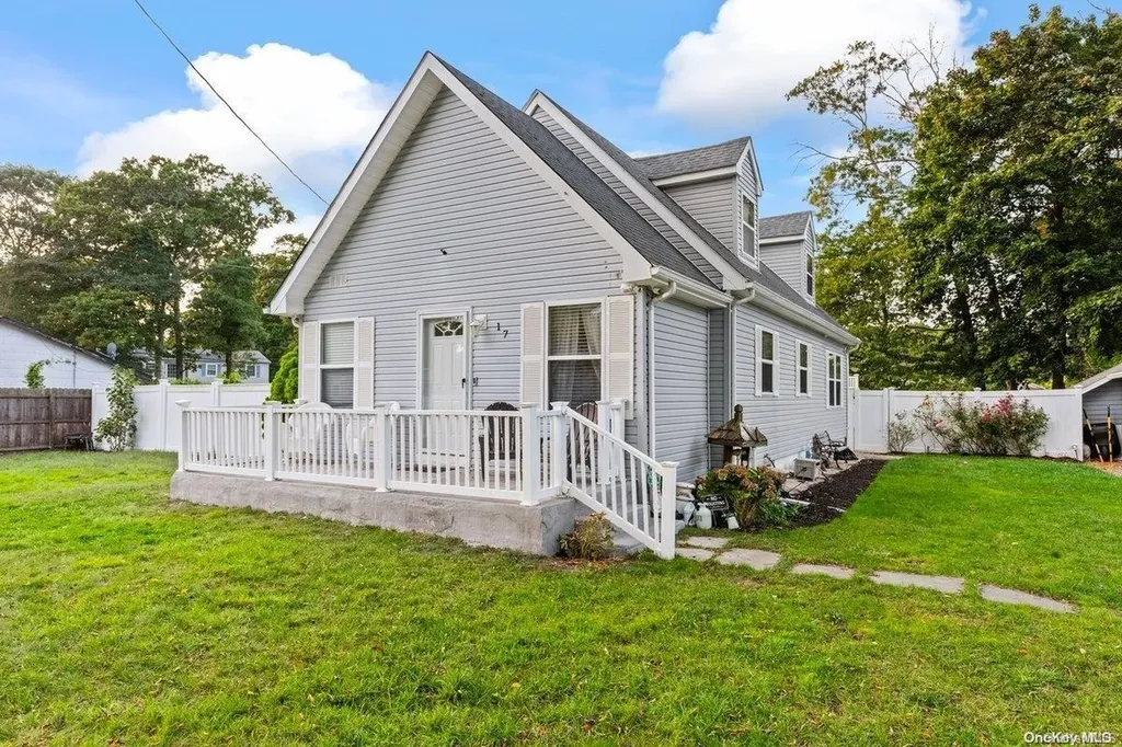 17 Orient Road Mastic Beach NY 11951