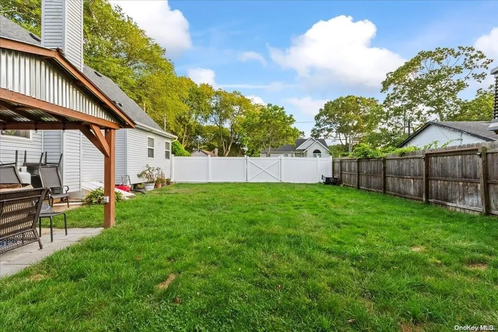 17 Orient Road Mastic Beach NY 11951