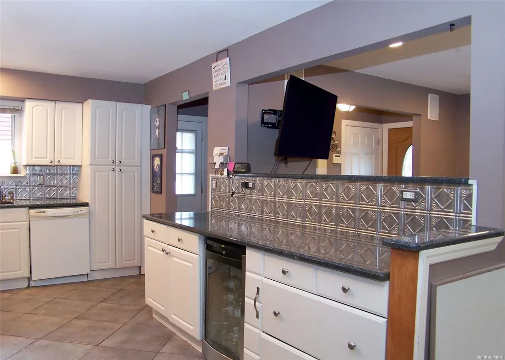 102 Abbott Avenue Mastic NY 11950
