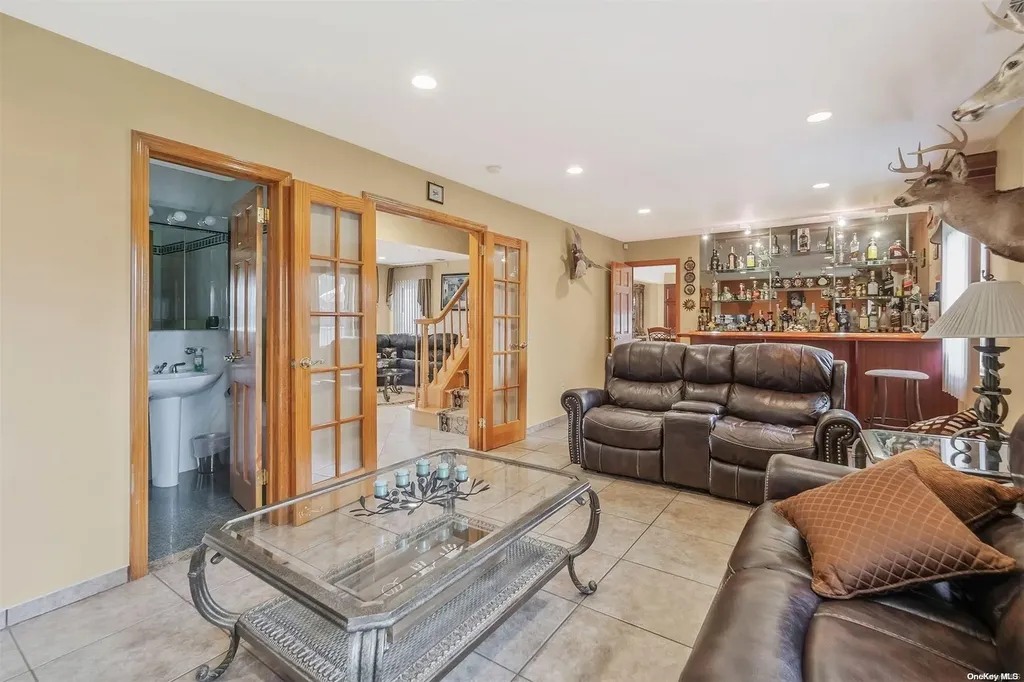 15 Dorcas Avenue Syosset NY 11791