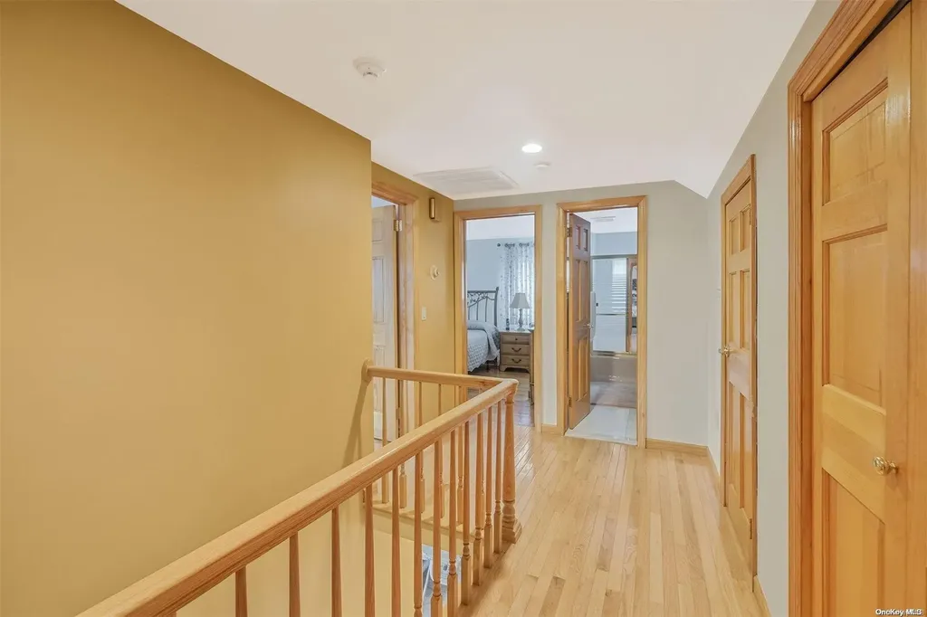 15 Dorcas Avenue Syosset NY 11791