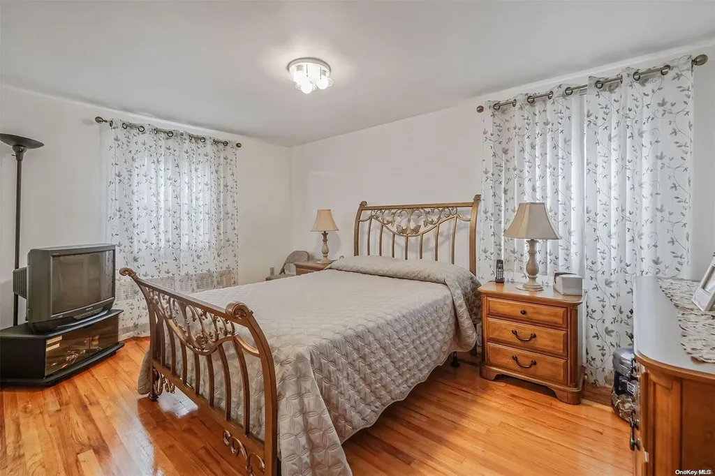 15 Dorcas Avenue Syosset NY 11791