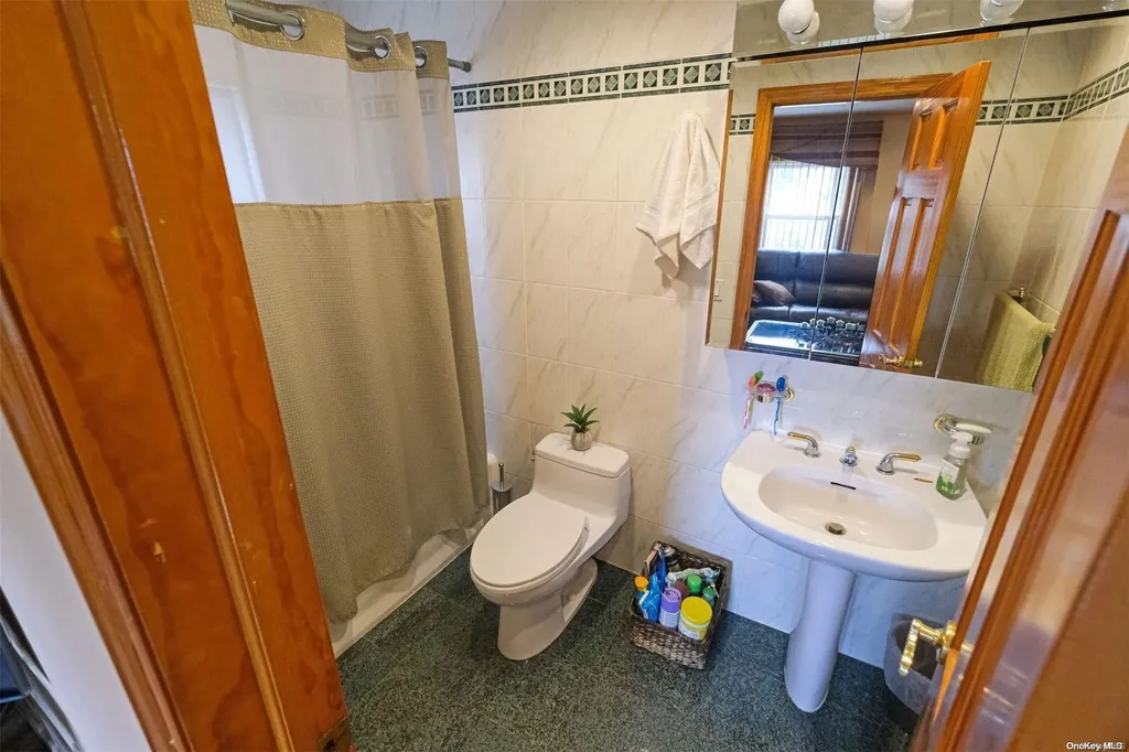 15 Dorcas Avenue Syosset NY 11791