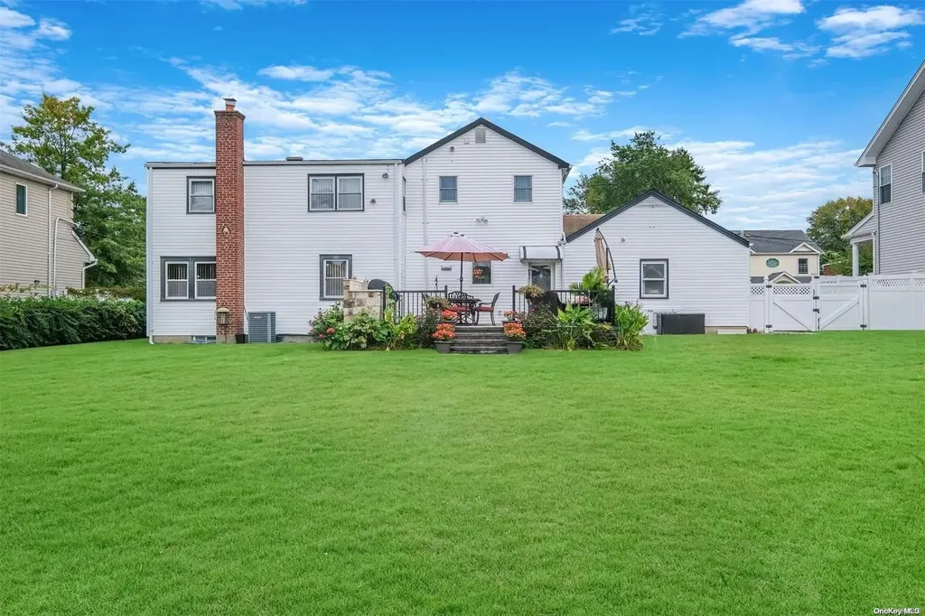 15 Dorcas Avenue Syosset NY 11791