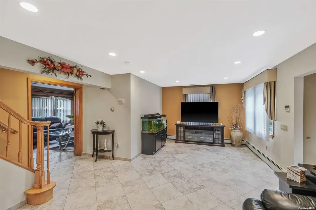 15 Dorcas Avenue Syosset NY 11791