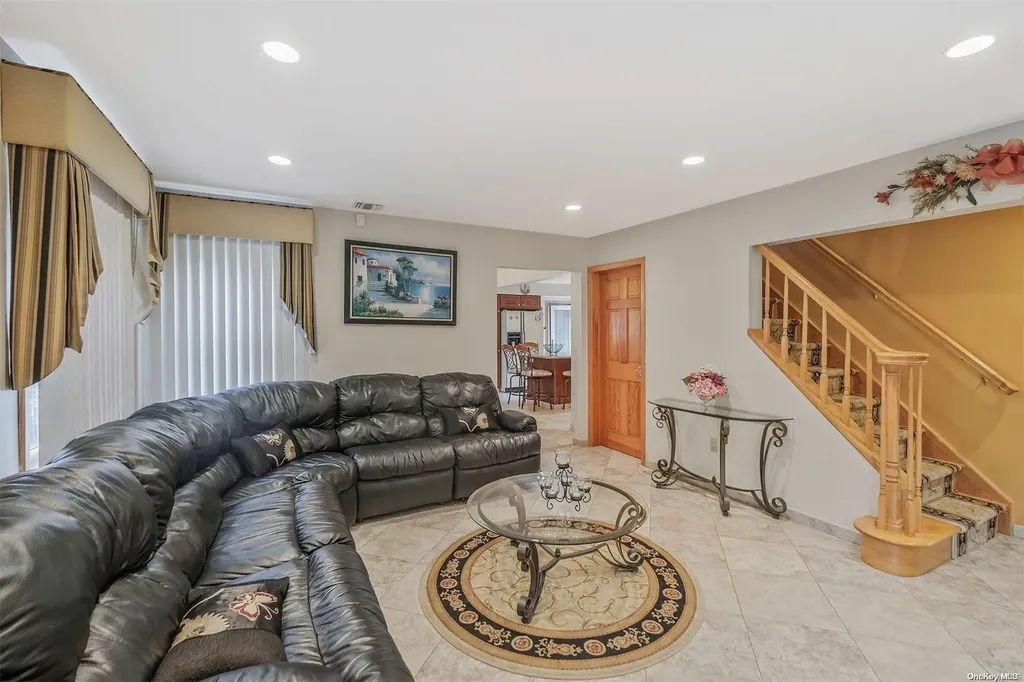 15 Dorcas Avenue Syosset NY 11791
