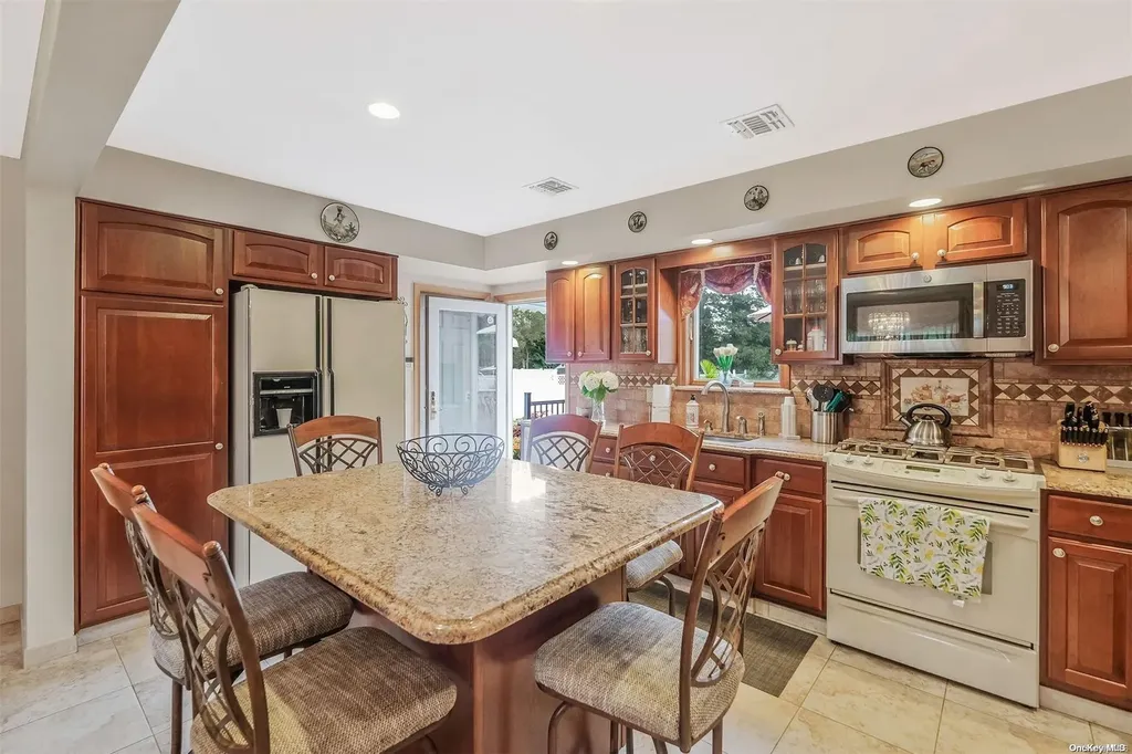 15 Dorcas Avenue Syosset NY 11791