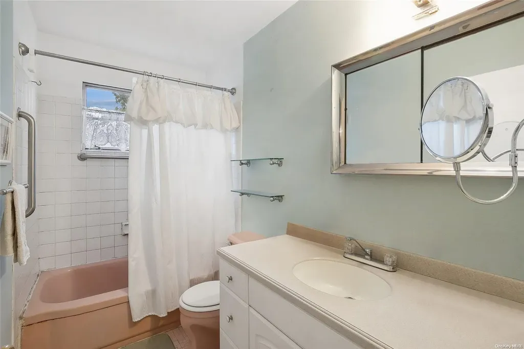 1654 Elsie Lane Bay Shore NY 11706
