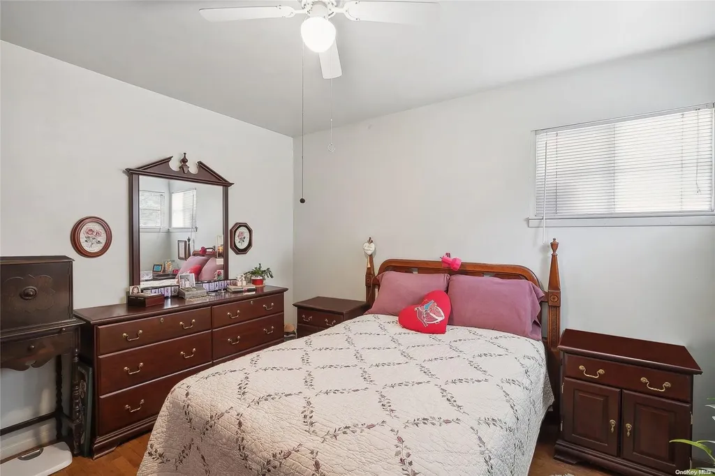 1654 Elsie Lane Bay Shore NY 11706