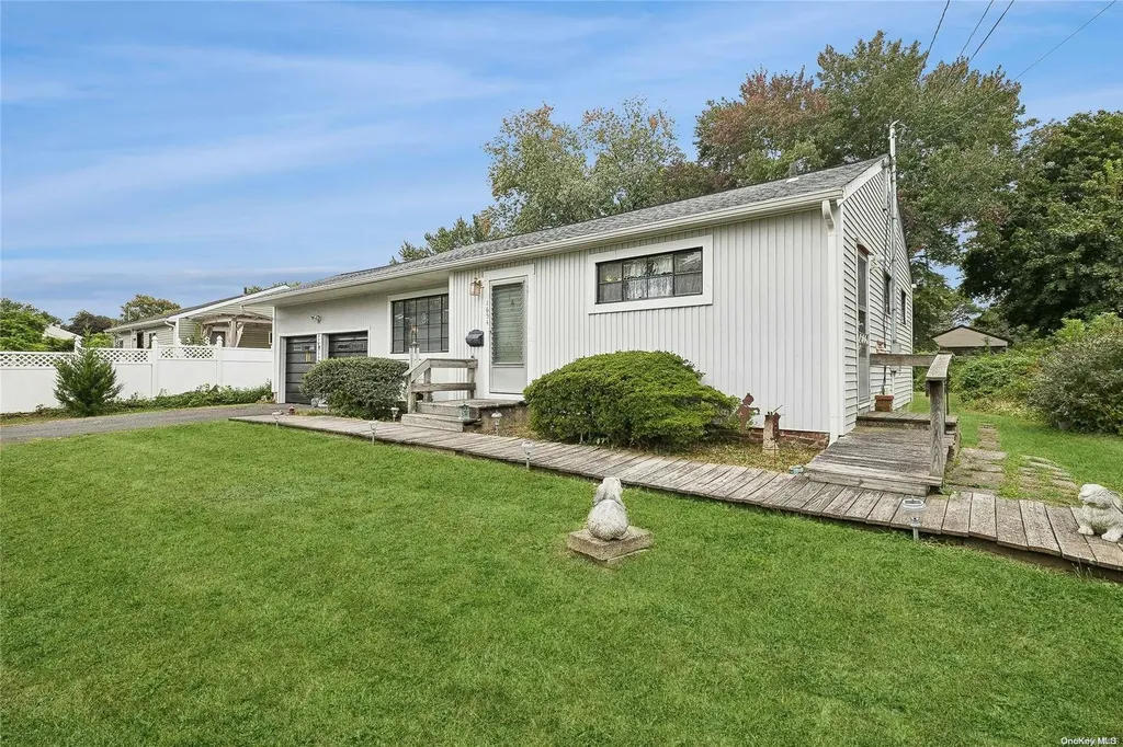 1654 Elsie Lane Bay Shore NY 11706