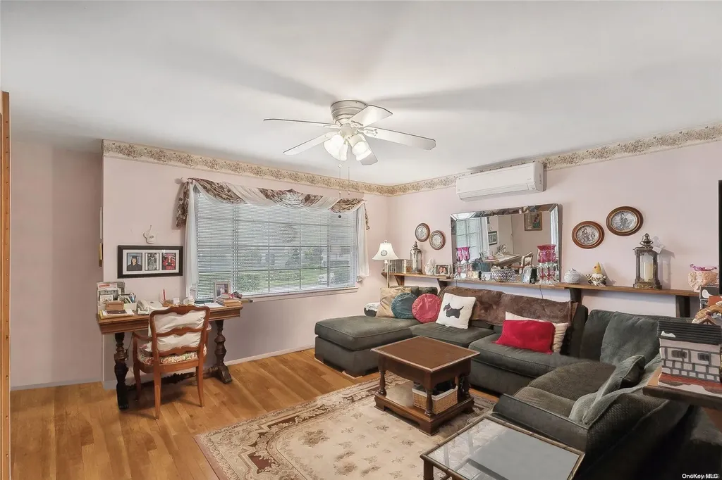 1654 Elsie Lane Bay Shore NY 11706