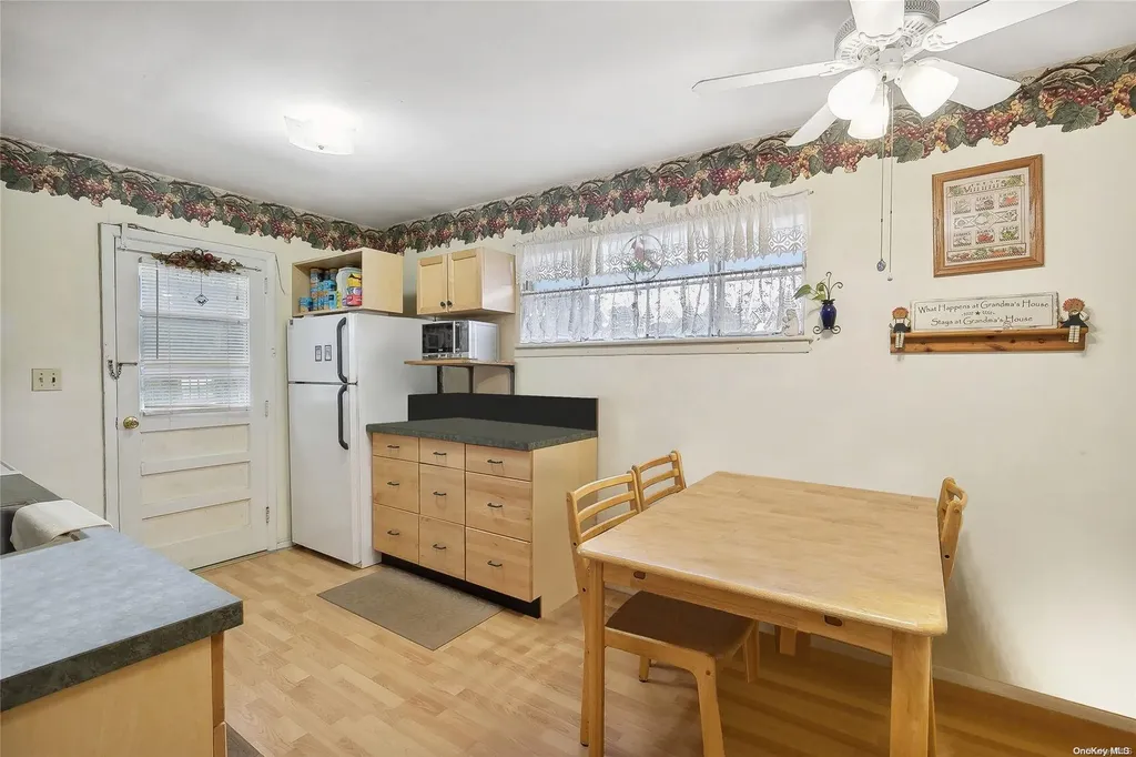 1654 Elsie Lane Bay Shore NY 11706