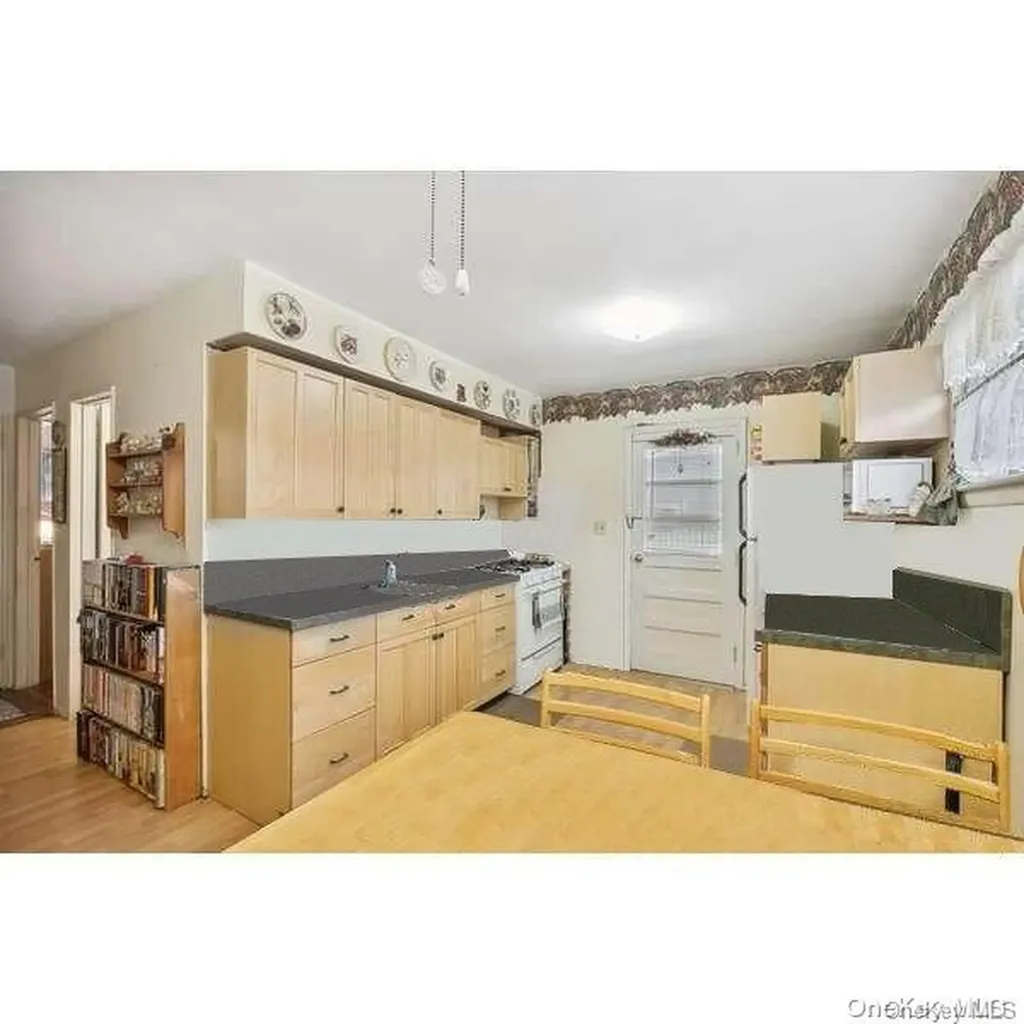 1654 Elsie Lane Bay Shore NY 11706