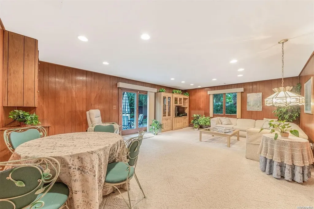 54 River Heights Drive Smithtown NY 11787