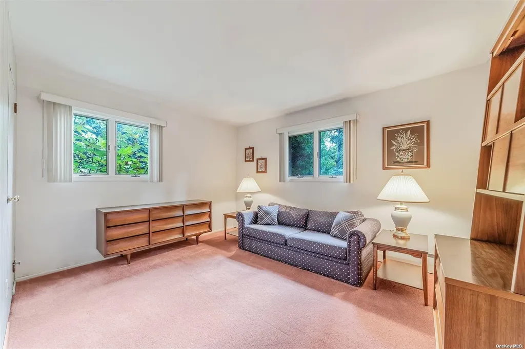 54 River Heights Drive Smithtown NY 11787