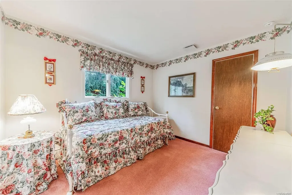 54 River Heights Drive Smithtown NY 11787