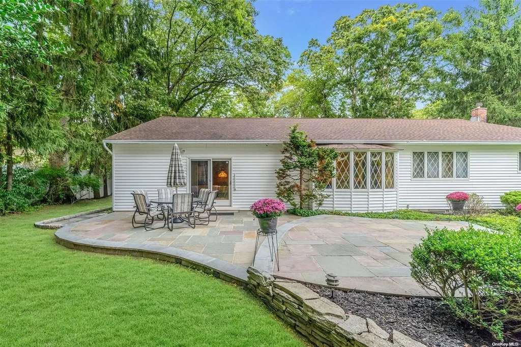 54 River Heights Drive Smithtown NY 11787