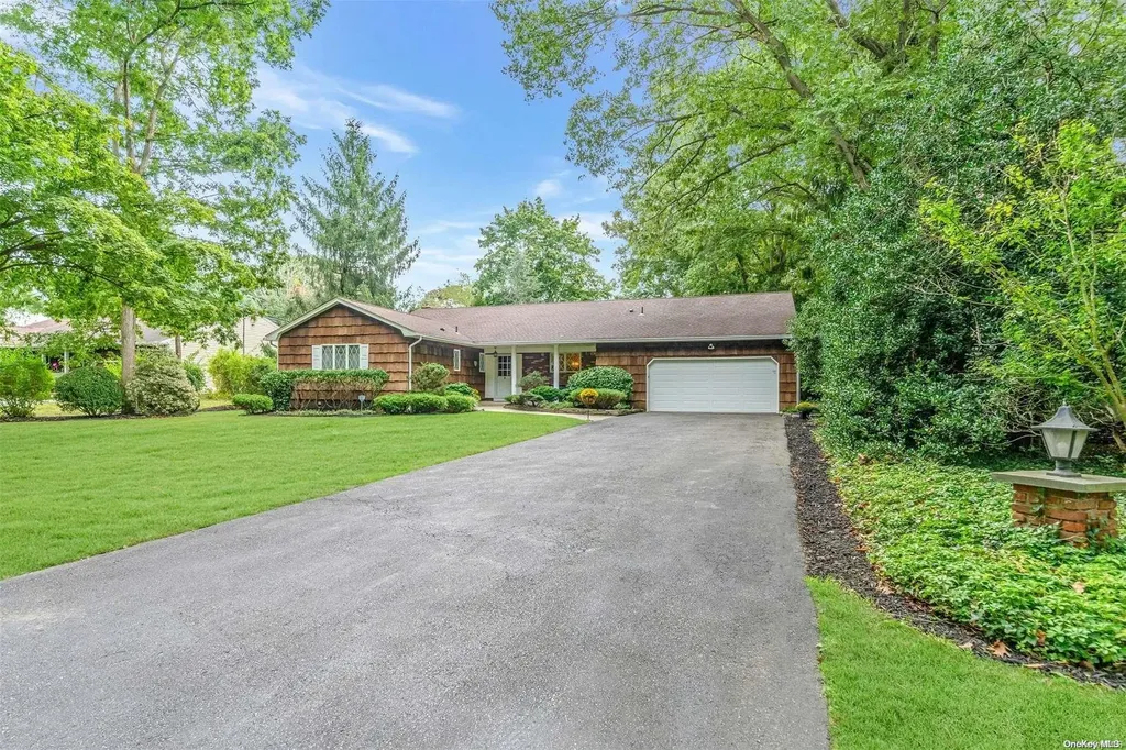 54 River Heights Drive Smithtown NY 11787