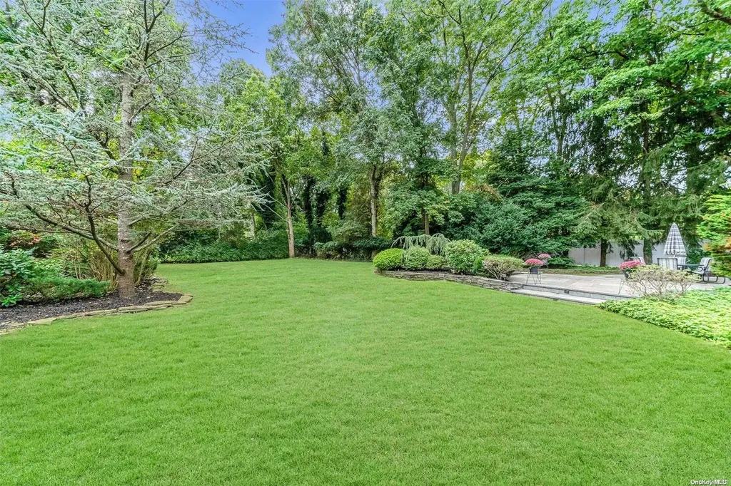 54 River Heights Drive Smithtown NY 11787