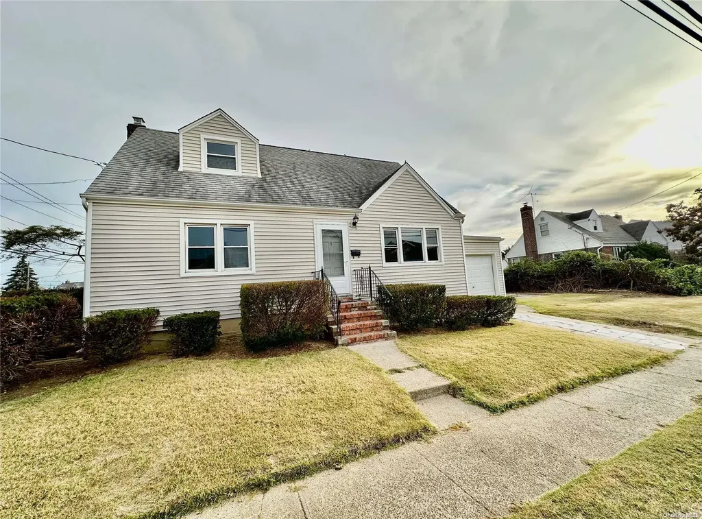 5 White Street Valley Stream NY 11580