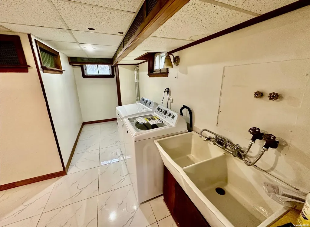 5 White Street Valley Stream NY 11580