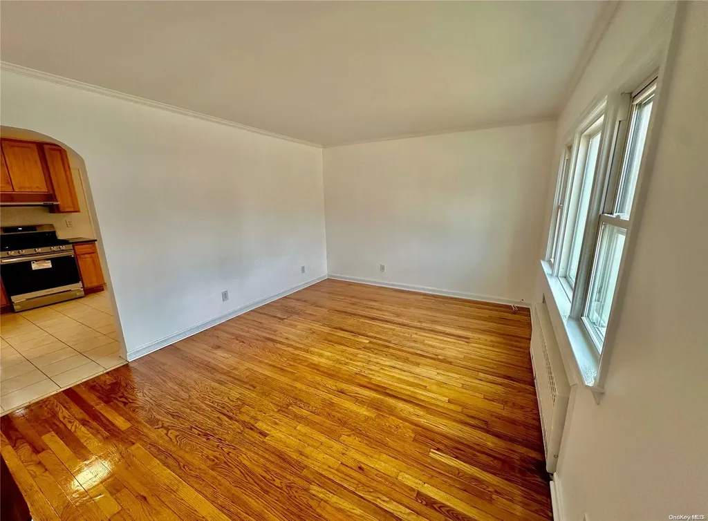 5 White Street Valley Stream NY 11580