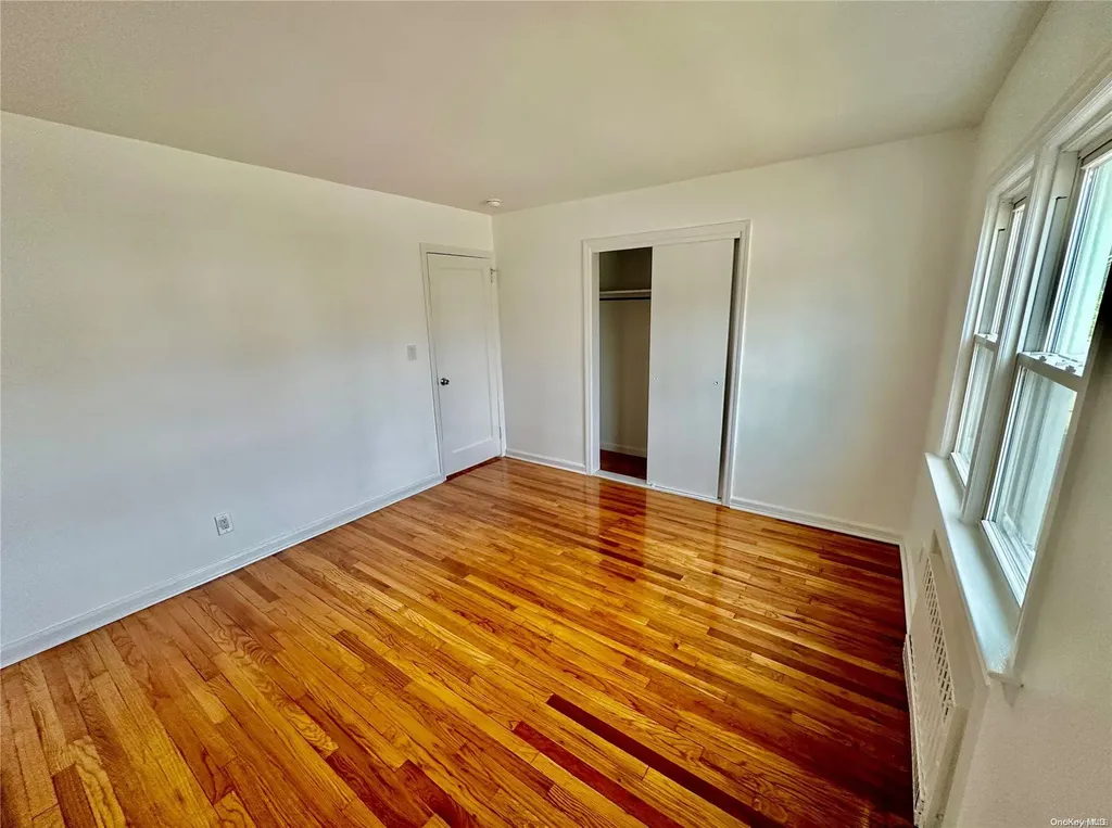 5 White Street Valley Stream NY 11580