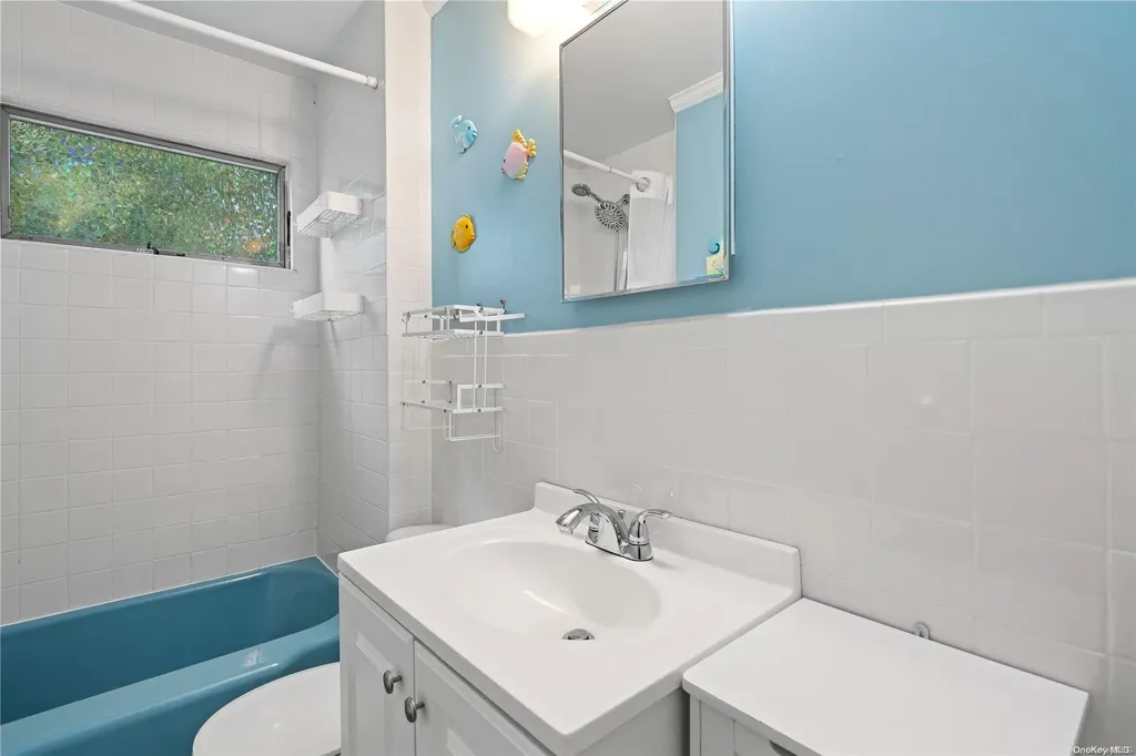 456 Arnold Avenue West Babylon NY 11704