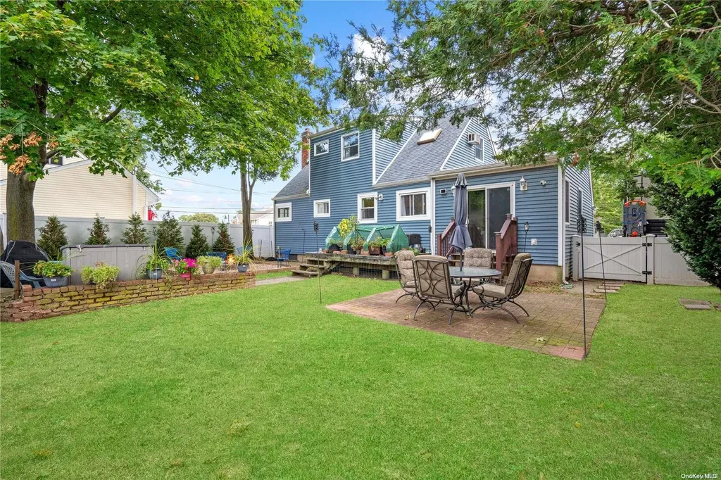 456 Arnold Avenue West Babylon NY 11704