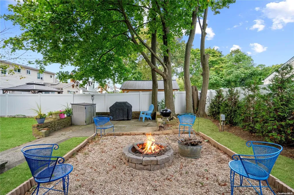456 Arnold Avenue West Babylon NY 11704