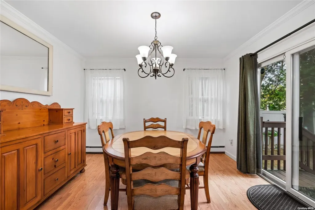 456 Arnold Avenue West Babylon NY 11704