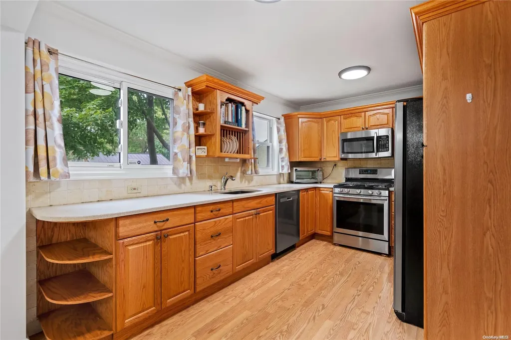 456 Arnold Avenue West Babylon NY 11704