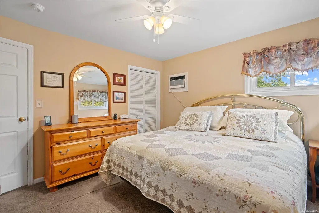 456 Arnold Avenue West Babylon NY 11704