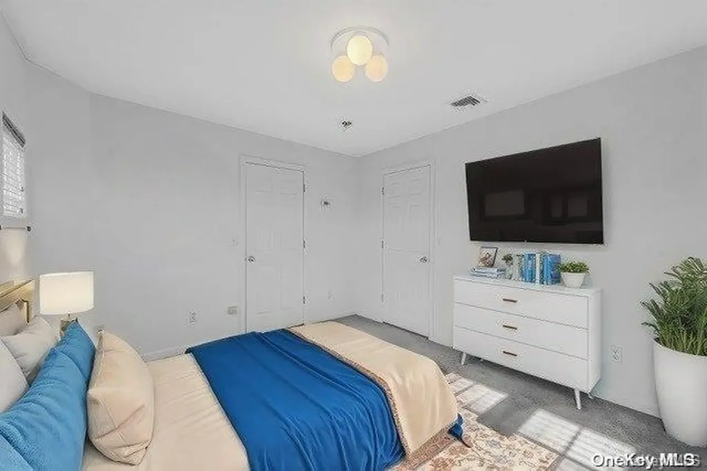 244 E Shore Road Lindenhurst NY 11757